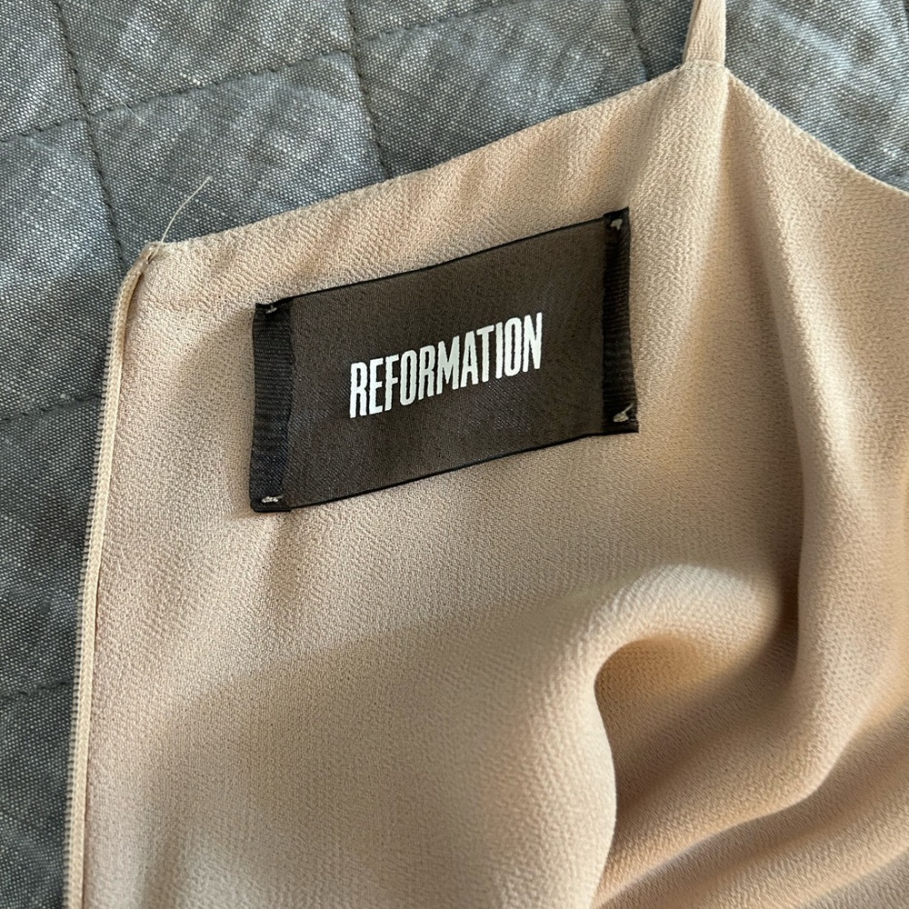 Reformation dress. - Picture 3 of 8